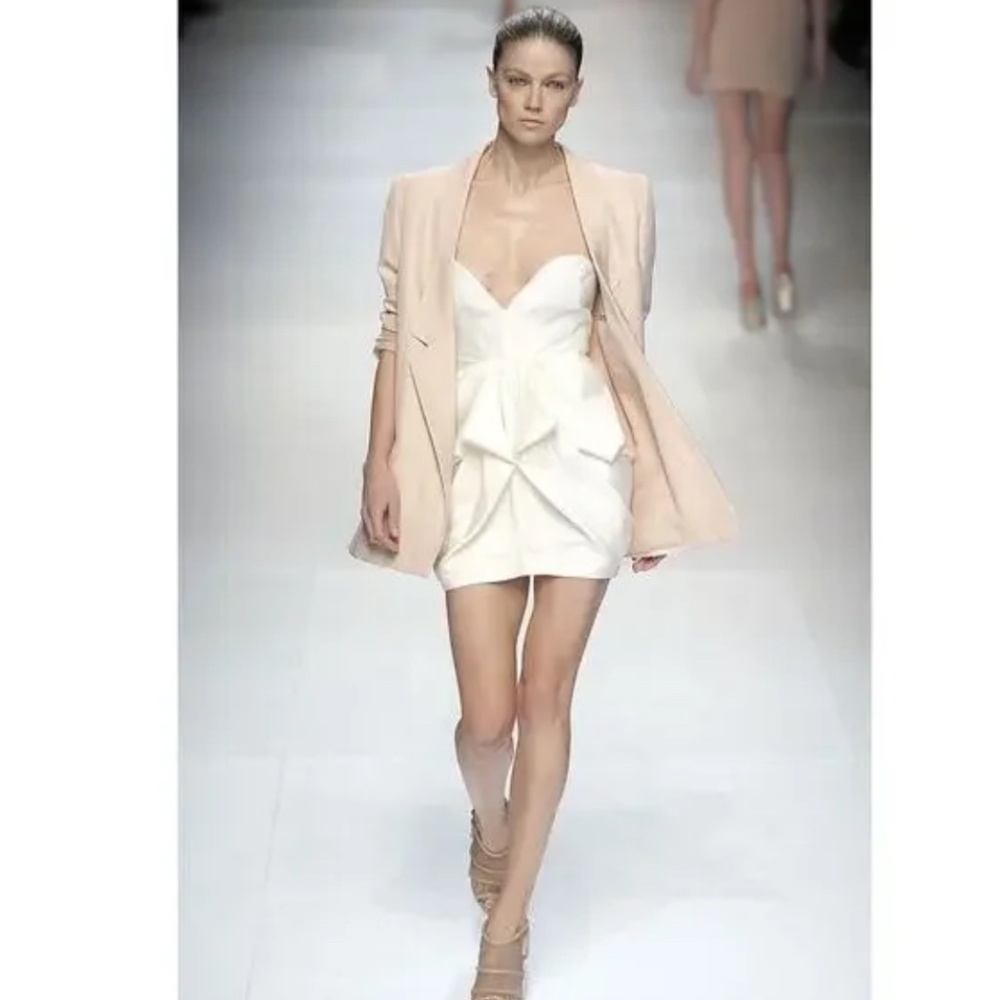 Stella McCartney Spring 2009 Ready To Wear White Strapless Vell Dress Size 36